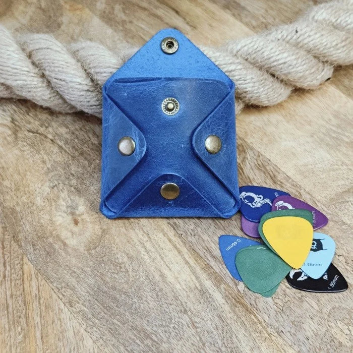 Case for guitar picks personalized with engraving made by hand from genuine leather with logo, name, and initials. Gift for guitarist or bassist