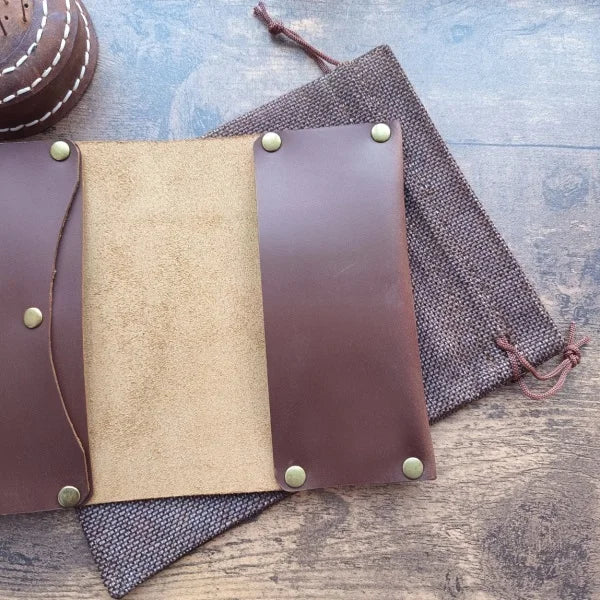 Protège-passeport en cuir. Pochette de passeport personnalisée. Étui de passeport sur mesure fait main. Porte-passeport en cuir.