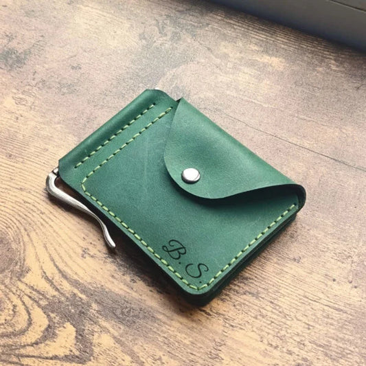 Cartera de piel verde hecha a mano con clip para billetes, bolsillo para monedas, 2 bolsillos para tarjetas de crédito y grabado personalizado
