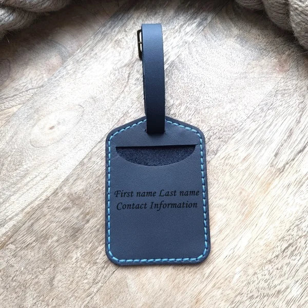 Étiquette à bagages personnalisée, fabriquée à la main en cuir bleu foncé avec gravure de monogramme, logo, nom, initiales, texte et images, etc.