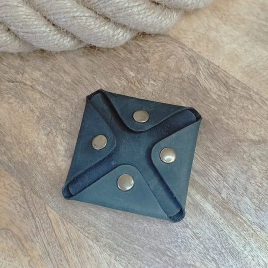 Etui pour médiators de guitare en cuir gravé à la main avec le logo du groupe, le nom, les initiales. Cadeau pour guitariste ou bassiste