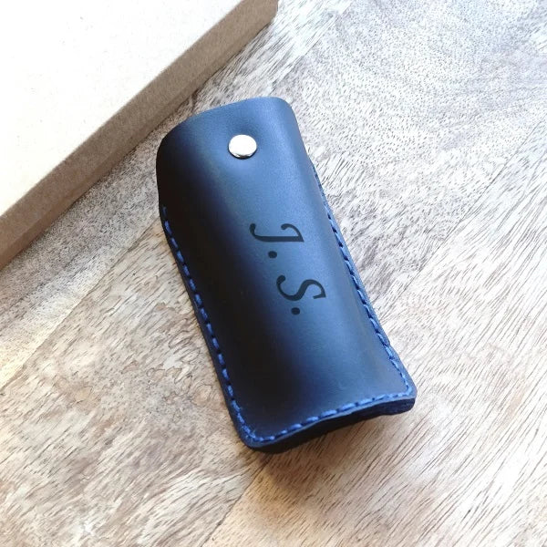 Housewarming gift. Leather key holder with engraving of name, initials, date, monogram and so on. Handmade personalized case for keys