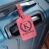 Etiquette de valise personnalisée avec nom, monogramme, initiales, logo, numéro de téléphone gravés à la main en cuir bordeaux