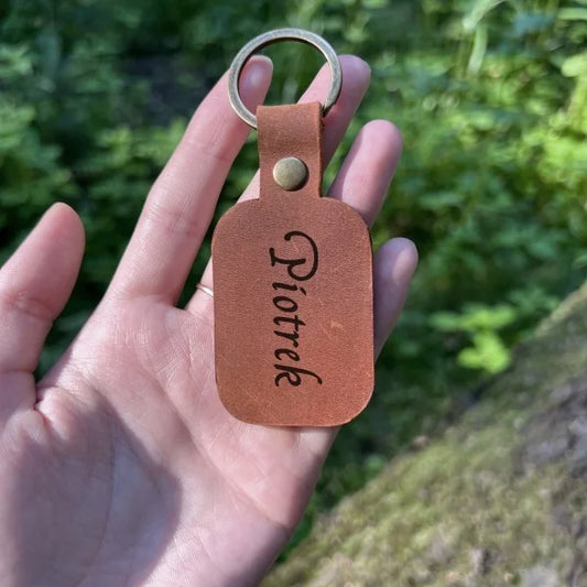 Porte-clés en cuir avec loup personnalisé à la main avec gravure du nom, des initiales, de la date, de n’importe quel texte ou image