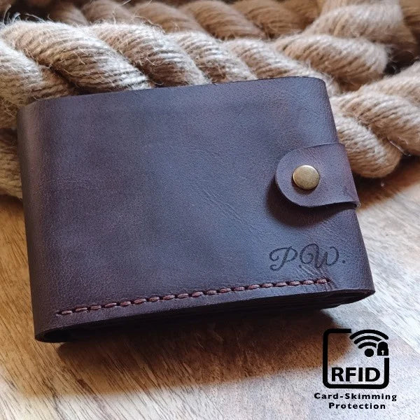 Handmade men's leather RFID wallet with engraving, holds 11 cards, banknotes, and 2 photos or ID cards, with a coin pocket.
